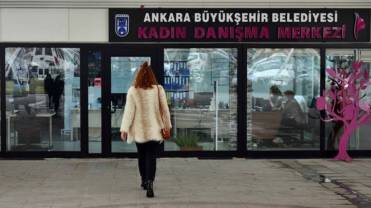 Ankara Büyükşehir tam kapanma döneminde Başkentlilerin güvenli ve huzurlu şekilde ihtiyaçlarını karşılamak için gerekli tüm önlemleri aldı.