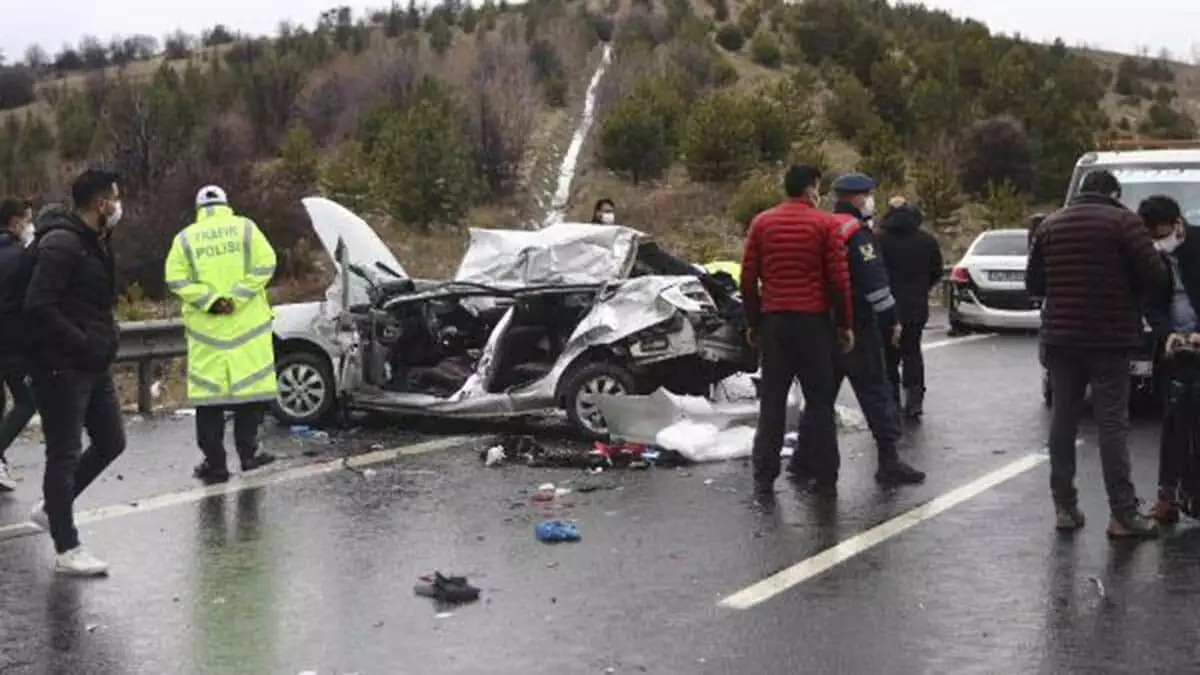 Ankara'da zincirleme kaza; 4 ölü