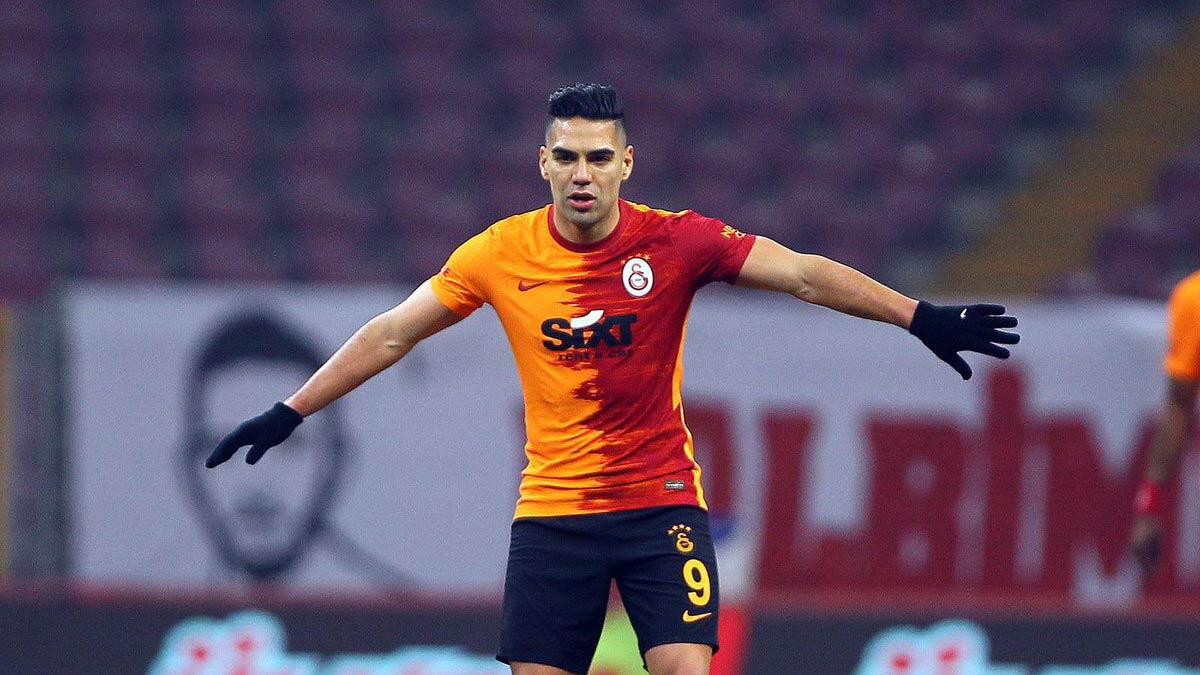 Falcao'nun yüz kemiklerinde kırık var