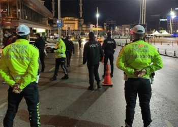 Kısıtlamaya uymayan 26 bin 649 kişiye işlem