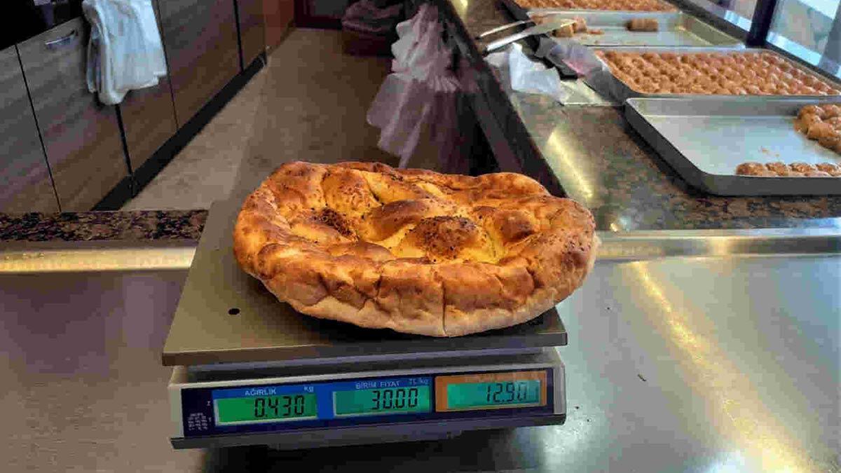 İçişleri Bakanlığı Ramazan Ayı Tedbirleri genelgesine göre; iftar ve sahur gibi kalabalık grupları bir araya getiren her türlü etkinliğe izin verilmeyecek.