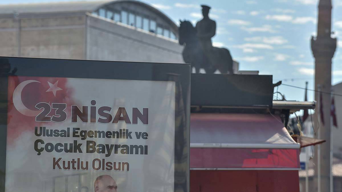 Büyükşehir çocuklar için Başkent'i süsledi
