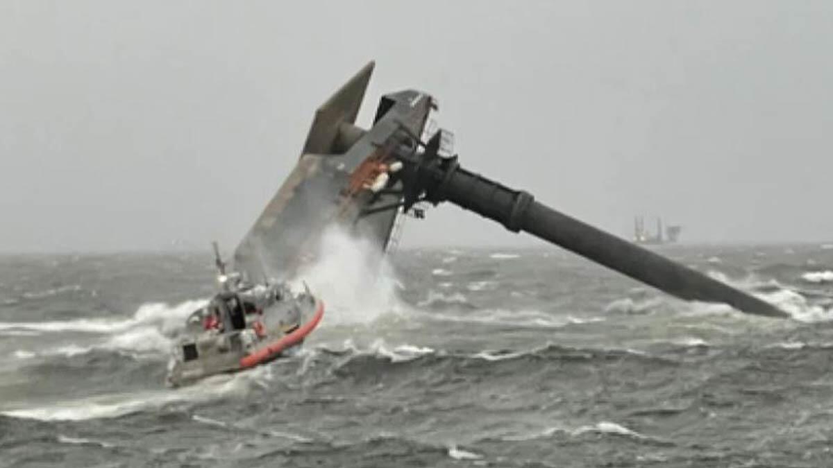 18 mürettabatlı tekne alabora oldu