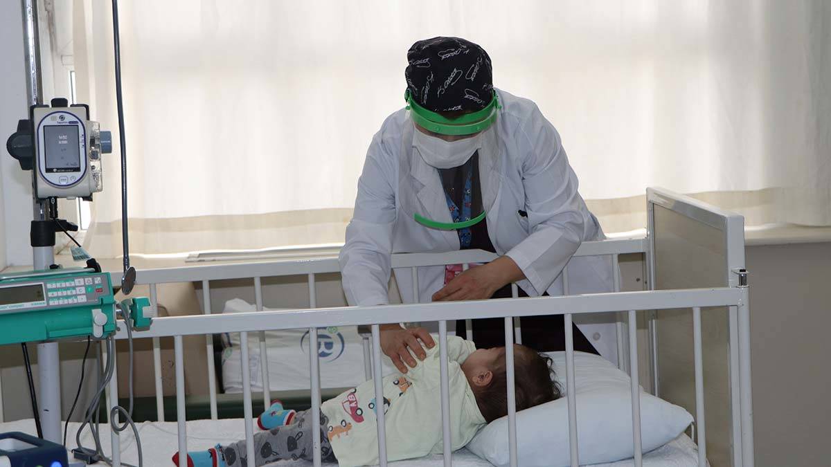 Çocuk vakalarda İngiliz varyantı artışı tedirgin ediyor