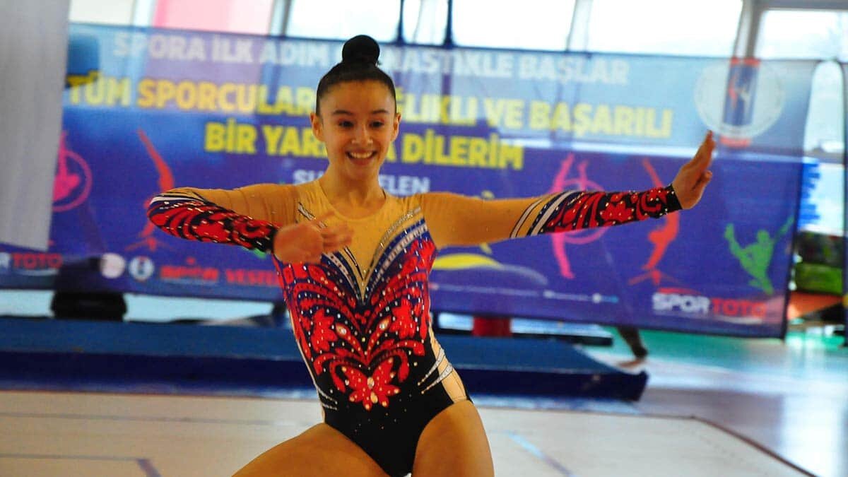 Gençlik ve spor bakanlığı ile türkiye cimnastik federasyonu tarafından düzenlenen aerobik cimnastik türkiye şampiyonası manisa'da başladı.