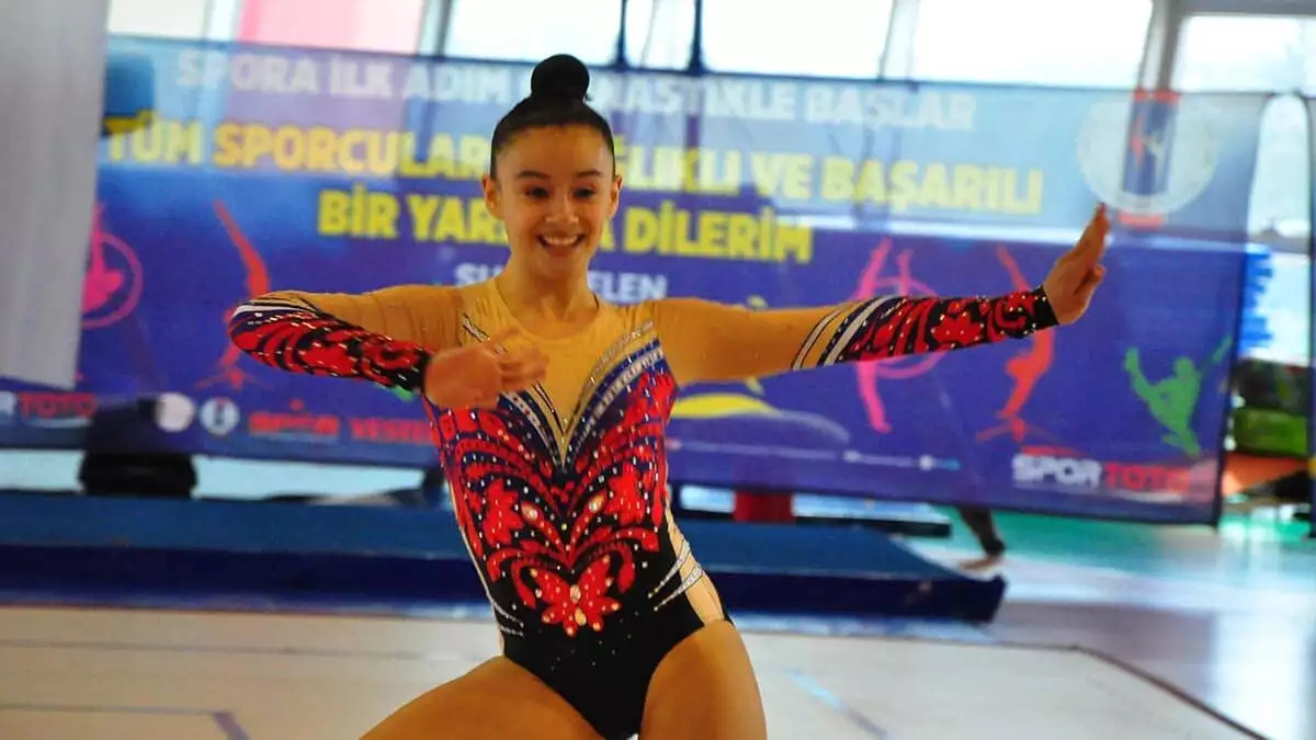 Gençlik ve spor bakanlığı ile türkiye cimnastik federasyonu tarafından düzenlenen aerobik cimnastik türkiye şampiyonası manisa'da başladı.