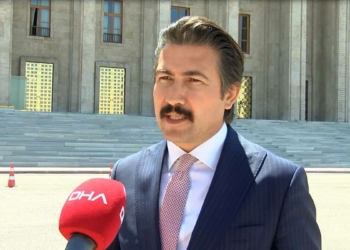 104 amiralin bildirisine de aynı tepkiyi koymalıyız