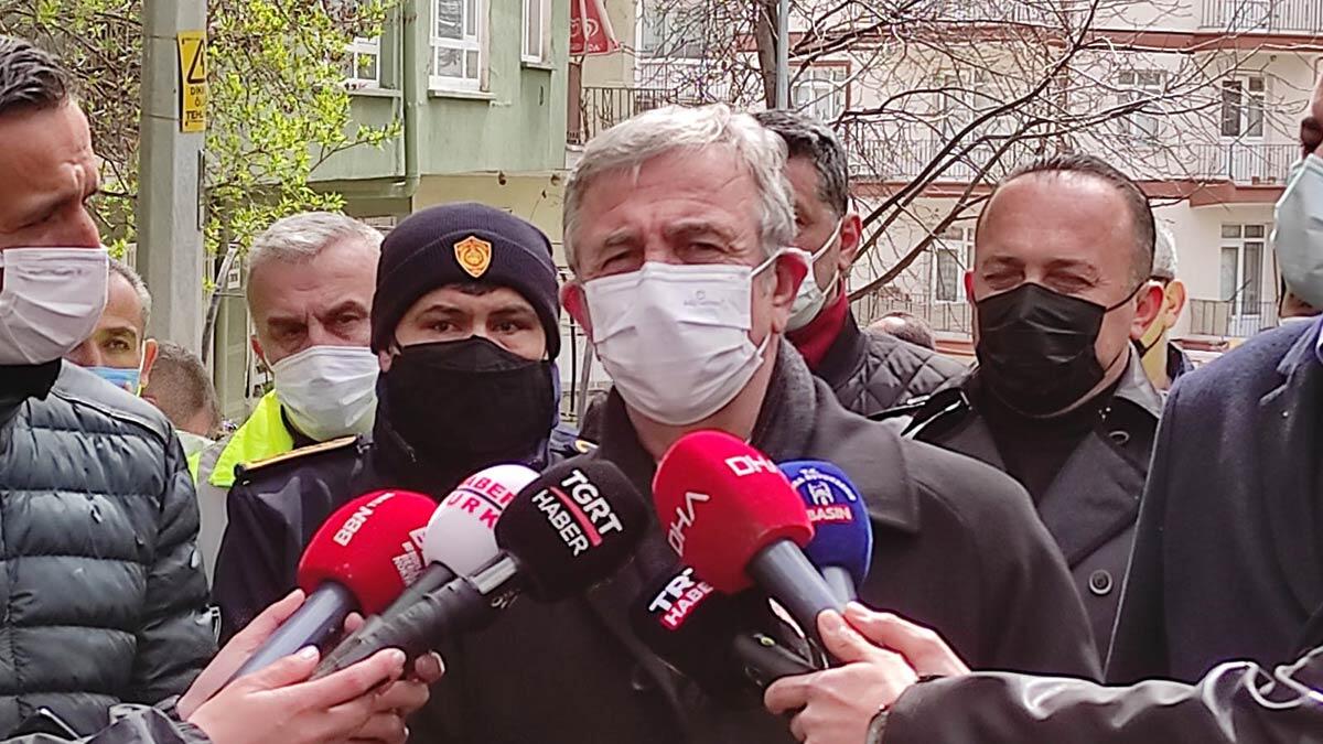 Temeli kayan apartmanda yıkım başladı