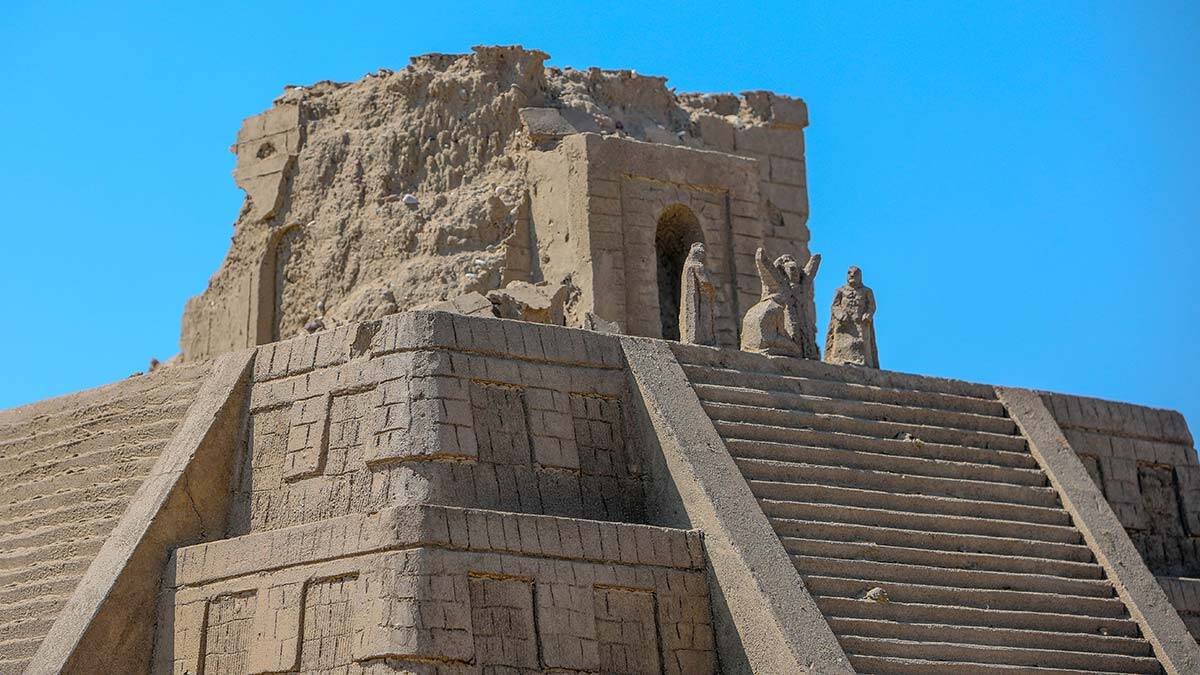 Antalya'da her yıl farklı konseptle açılan Uluslararası Antalya Kum Heykel Festivali'nin bu yılki teması, kayıp kent Atlantis.