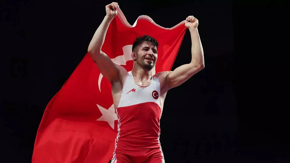 Türkiye’yi 57 kg'da temsil eden süleyman atlı, ukraynalı kamil kerymov'u 11-0, bulgar naim salim mikyay'ı 3-1 yenerek çıktığı finalde gençler avrupa şampiyonu rus rakibi nachyn mongush'u 6-5 yenerek ikinci kez avrupa şampiyonu oldu.