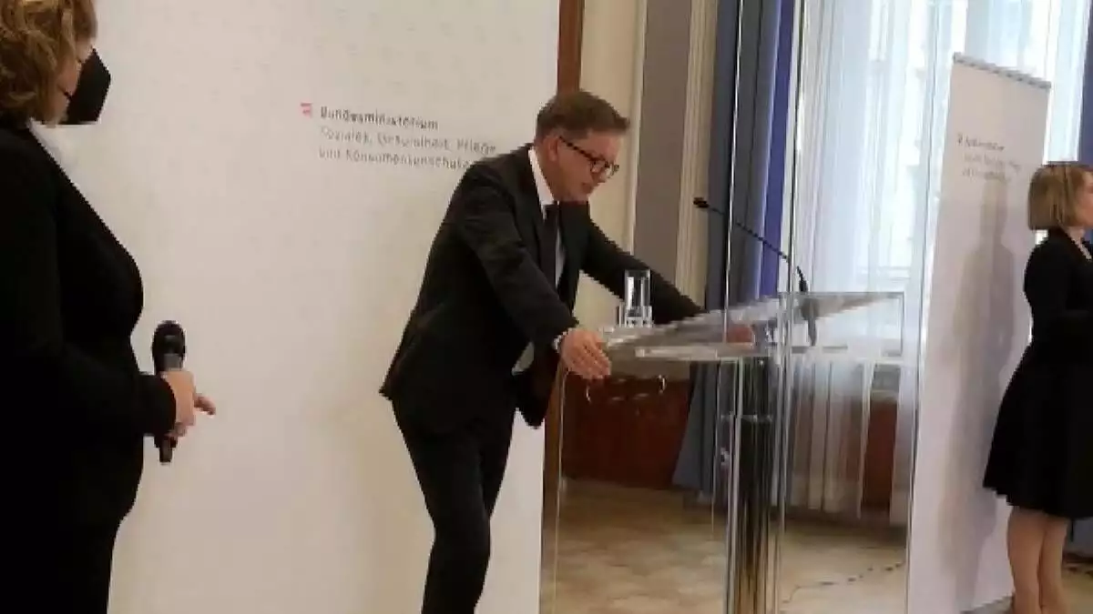 Avusturya sağlık bakanı istifa etti