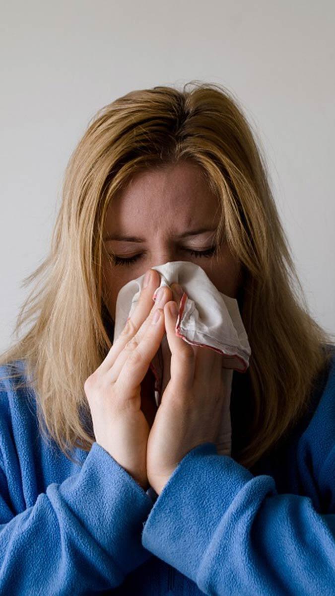 Saman nezlesi olanlar koronavirüse dikkat