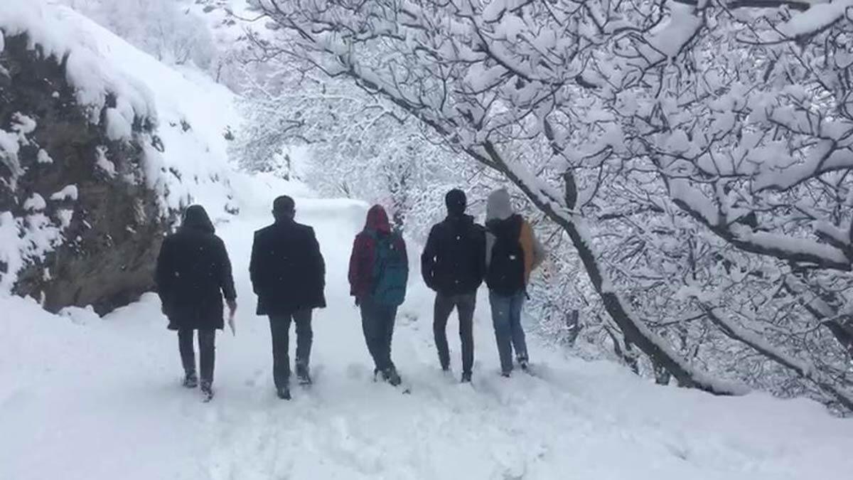 Bahçesaray'da yüz yüze eğitime kar tatili