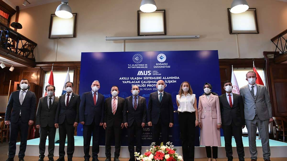 Karaismailoğlu, "Ulaştırma ve Altyapı yatırımlarımız, yaptığımız ve devam eden projelerimizle birlikte toplam 1 trilyon 555 milyar TL'ye ulaşacak" dedi.