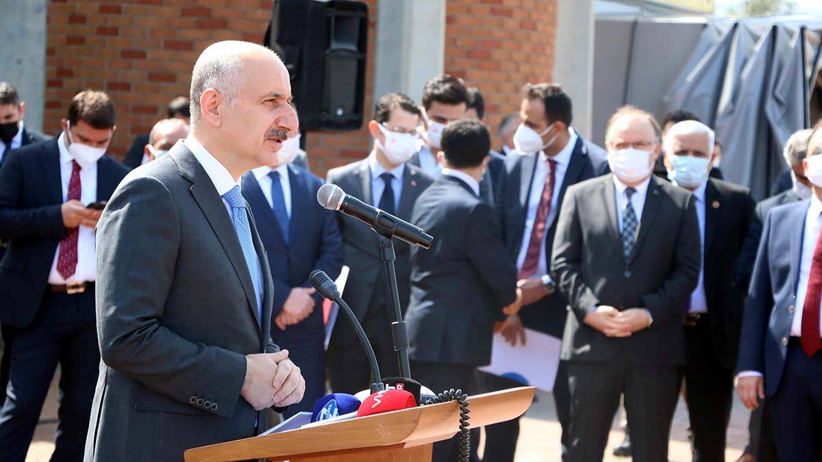 Ulaştırma ve Altyapı Bakanı Karaismailoğlu, Zonguldak Havalimanı'nın genişletilen pistinin açılışında yolcu sayısında dünyada 9'uncuyuz dedi.