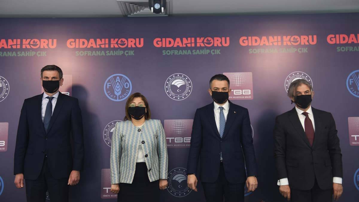 81 ilde 40 bin ton patates dağıttık