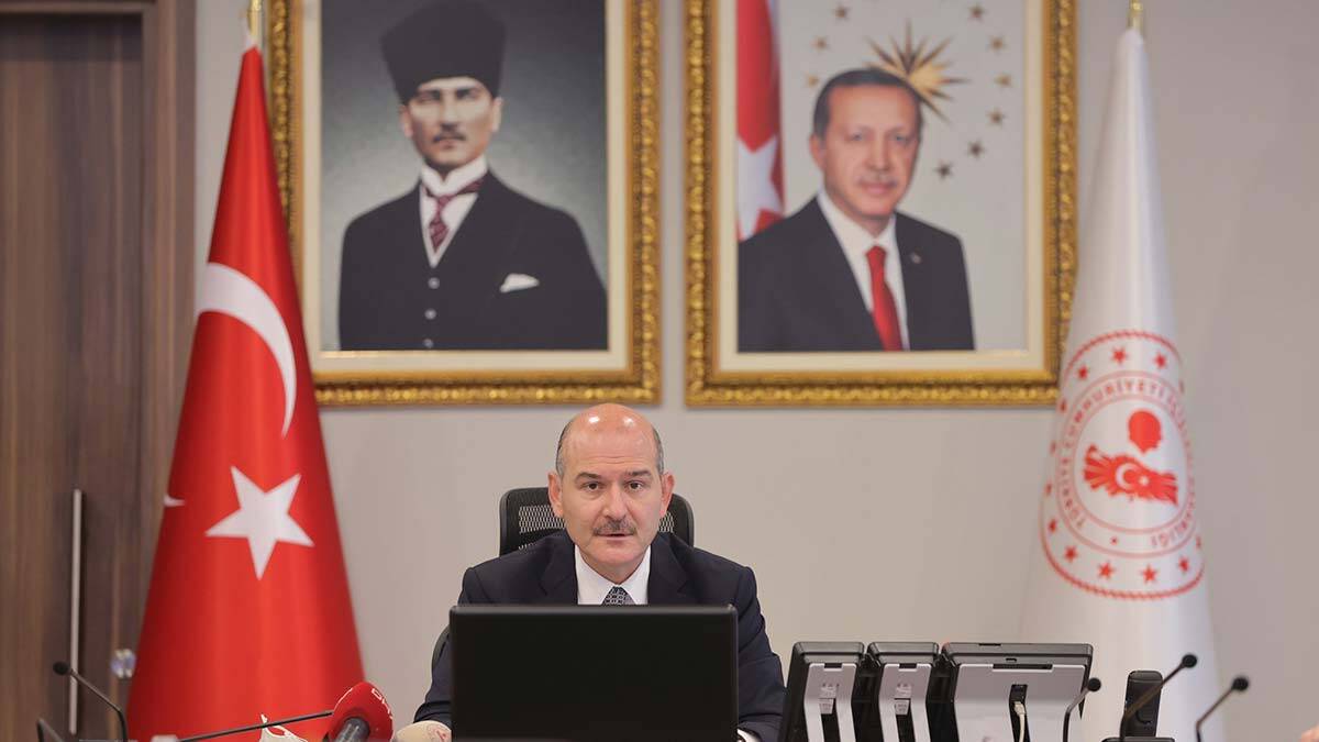 İçişleri Bakanı Süleyman Soylu, tam kapanma sürecinde, "Şehir giriş ve çıkışları ciddi şekilde kontrol altında olacak. Denetimleri en üst seviyede tutmalıyız" dedi.