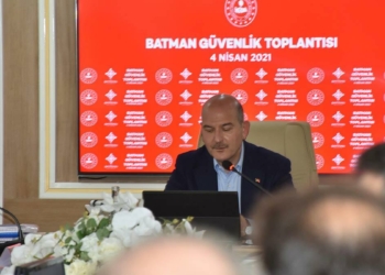 104 amiralin bildirisine sert eleştiri