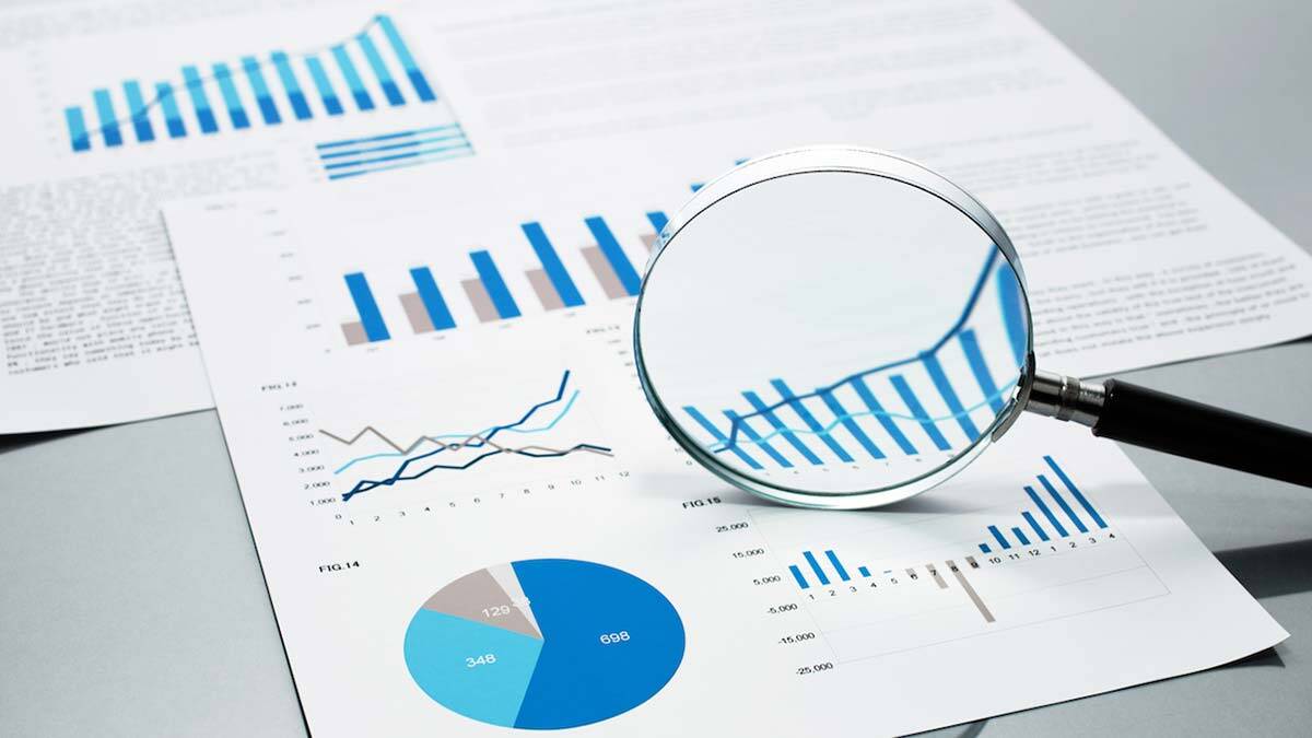 Öncelikle, Bankacılıkta mevduat yapısı ve faiz oranlarının oluşumu konusuyla ilgili olarak iki yaklaşım bulunmaktadır. Birincisi, Likidite Tercihi Teorisi/Keynesyen, İkincisi ise Ödünç Verilebilir Fon Talebi.