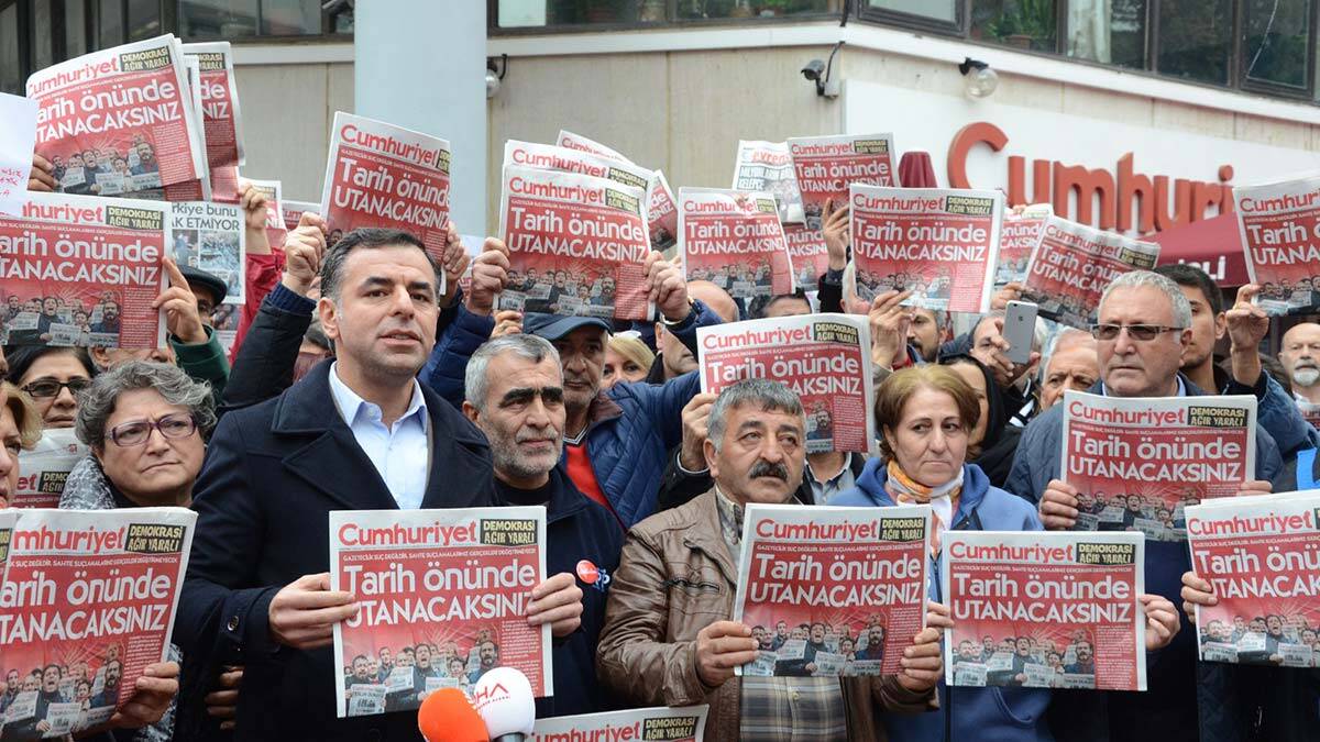 Emniyet'in genelgesi açık bir sansürdür