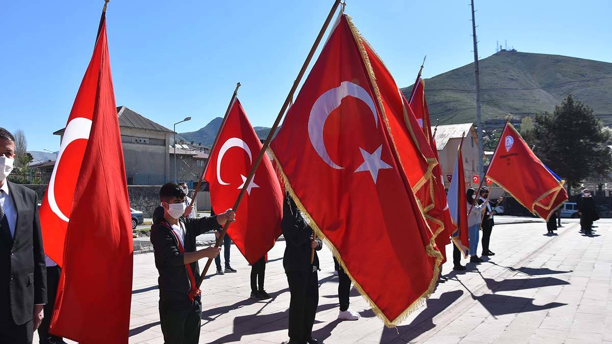 Bitlis'te 23 Nisan töreni
