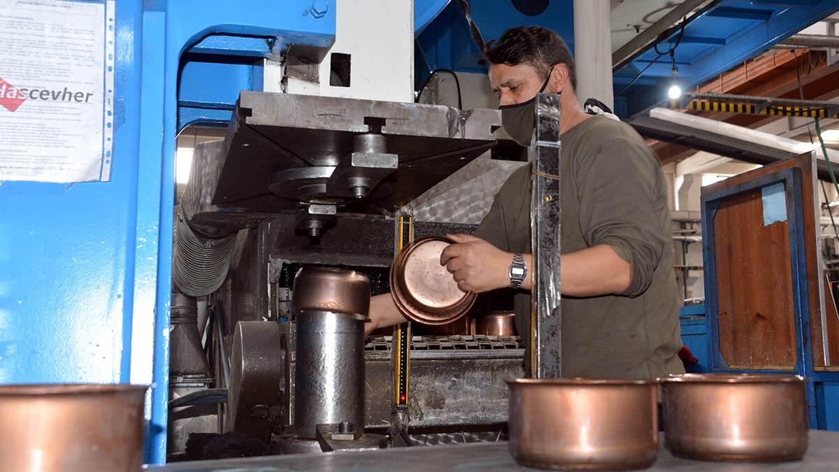 Cam kapak bulamayınca 200 milyon dolar kaybı odu