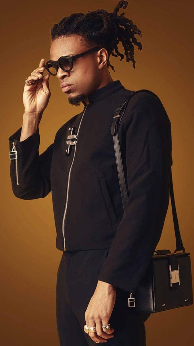 Kariyerini Süper Lig ekibi Çaykur Rizespor'da sürdüren Fransız golcü Loic Remy objektiflerin karşısına geçti.