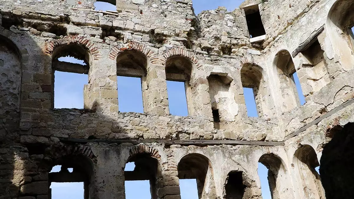 Çanakkale'nin ezine ilçesindeki cezayirli hasan paşa köşkü restore edilerek, kültür turizmine kazandırılacak.