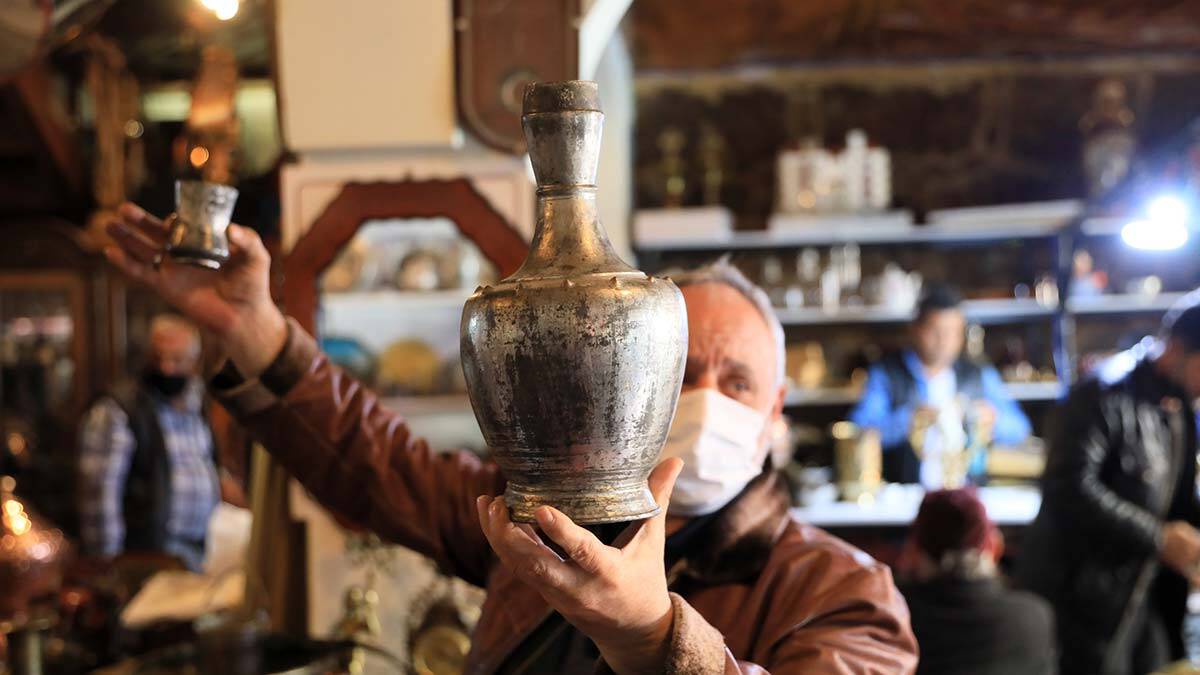 Ermeni ustanın işlediği bakır kazan 20 bin liraya müzayedeye sunuldu ancak alıcı çıkmadı.