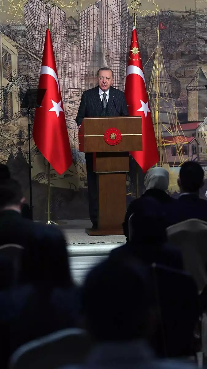 Cumhurbaşkanı recep tayyip erdoğan "dini bayramlar öncesinde 1. 000 tl olarak verilen emekli ikramiyeleri enflasyon oranında artırıldı" dedi.