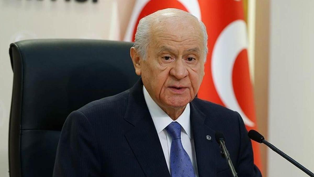 104 emekli amiralin rütbeleri sökülmeli