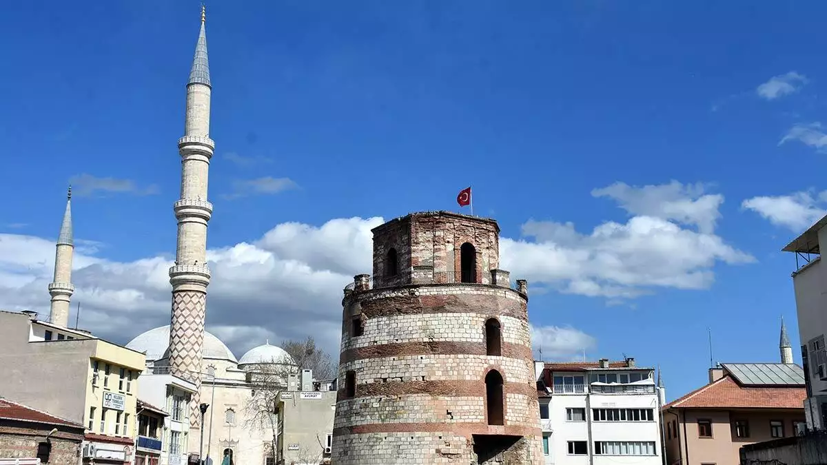 3 medeniyete şahitlik yapmış makedon kulesi müze oluyor,  yapının restorasyonu için kültür ve turizm bakanlığı'nın bu ay ihaleye çıkması bekleniyor.