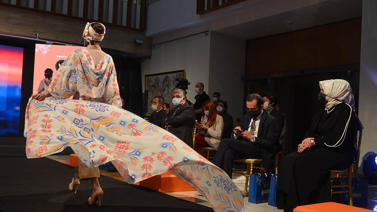 Endonezya'nın 7 büyük giyim markası, Elzatta, Wearing Klamby, Jawhara Syari, Tethuna, Medina Zein, Restu Pratiwi ve Hwan Eco Ethnic, Türkiye için özel hazırladıkları koleksiyonları tanıttı.