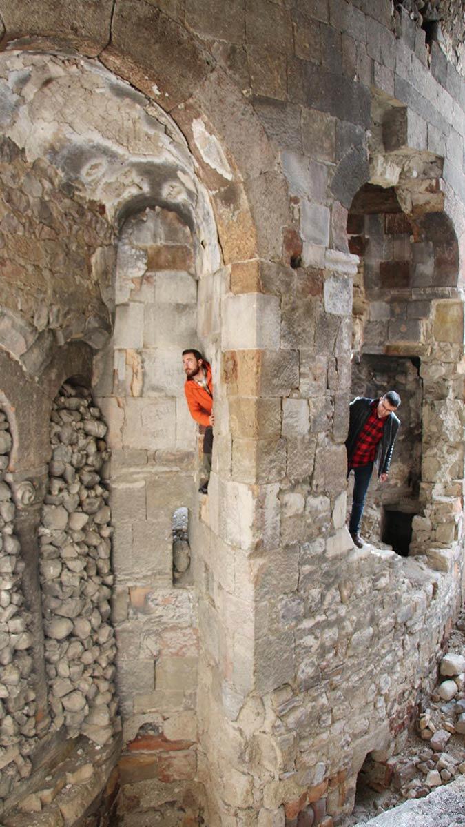 Bana Katedrali'nin bazı bölümleri yıkıldı