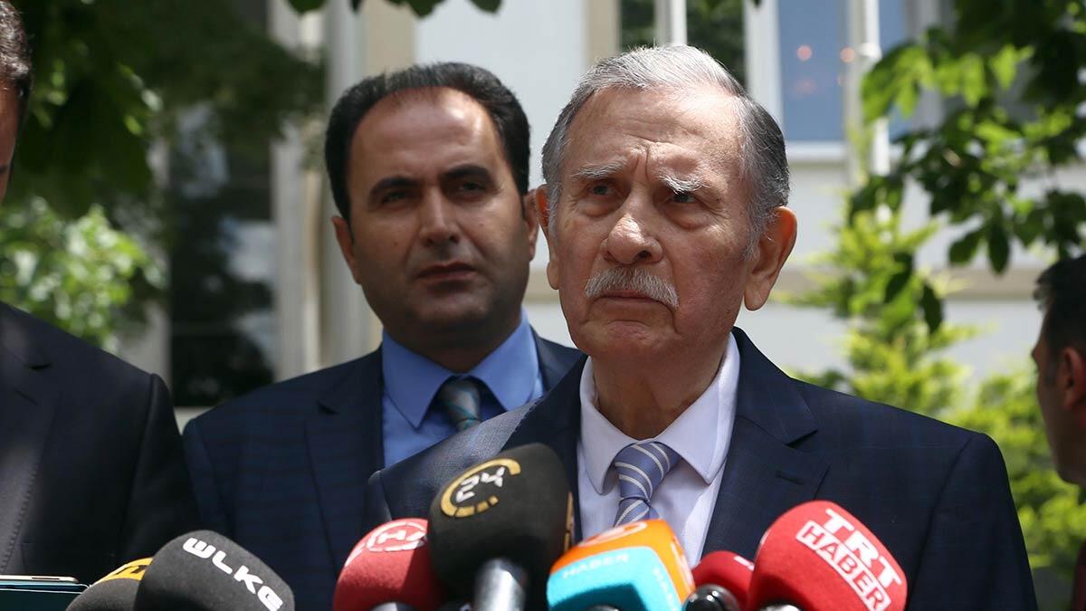 Yıldırım Akbulut hayatını kaybetti