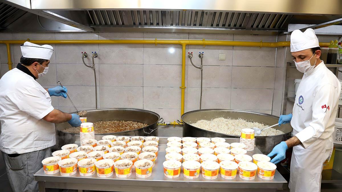 Karantinadakilere ücretsiz sıcak yemek