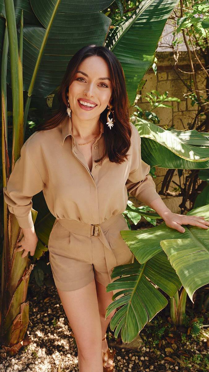 Ünlü oyuncu Ezgi Mola’nın yaz koleksiyonunu Ezomola markası Boyner mağazalarında satışa sunulacağı açıklandı.