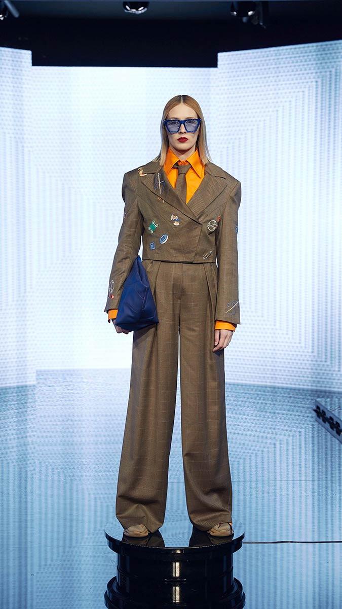 Fashion Week İstanbul bugün dijital ortamda açılış yaptı. 4 gün sürecek olan moda etkinliği Fashion Week İstanbul 16 Nisan Cuma günü sona erecek.