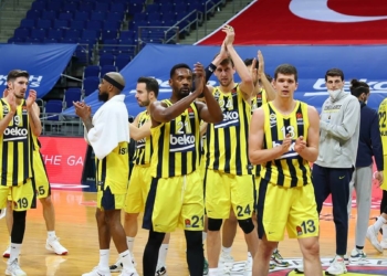 Anadolu Efes Fenerbahçe'nin kaderini belirleyecek