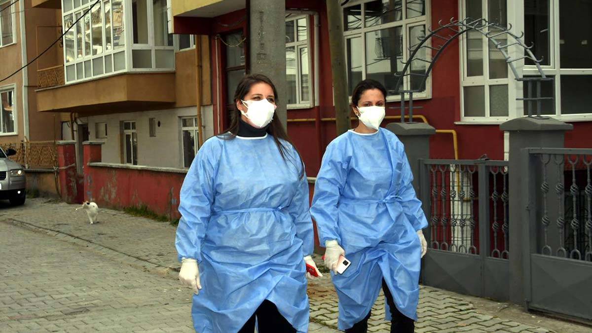 Koronavirüs vaka sayısı artan iller arasındaki Tekirdağ'da filyasyon ekipleri mesai saati gözetmeden gece gündüz çalışıyor.