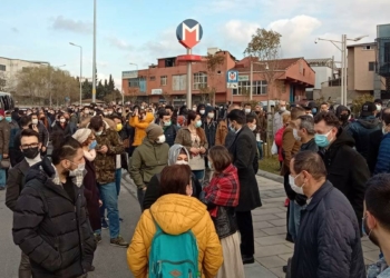 Trafo yangını metro seferlerini aksattı
