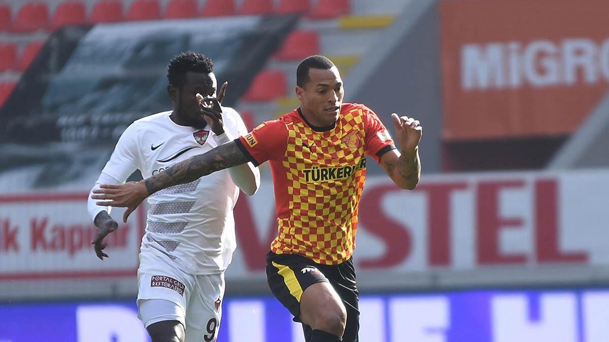 Titi sözleşmesini feshetti