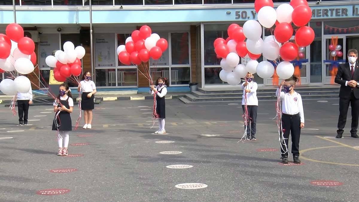 23 Nisan'da 101 okuldan 101'er balon