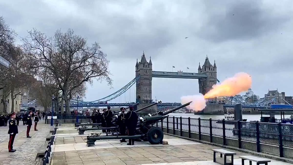 Prens Philip için 41 pare top atıldı