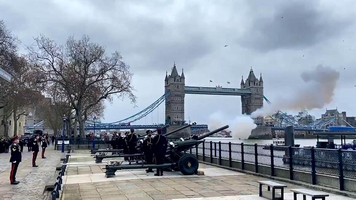 Prens Philip için 41 pare top atıldı