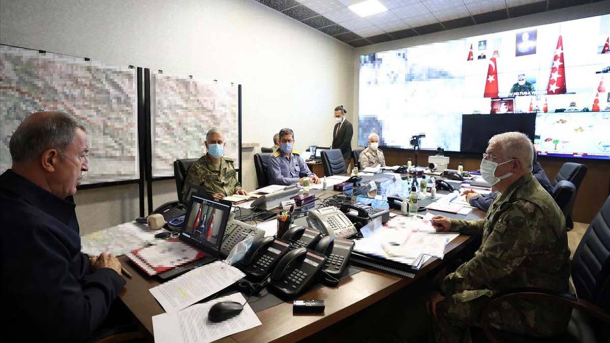 TSK, Irak’ın kuzeyinde 10 Şubat'ta düzenlediği 'Pençe Kartal-2' operasyonunun ardından dün gece yeni bir operasyon başlattı. Metina bölgesi ağırlıklı olmak üzere Zap, Avaşin, Basyan, Kandil ve Gara bölgelerini kapsayan operasyonda, belirlenen PKK hedefleri savaş uçakları tarafından vuruldu.