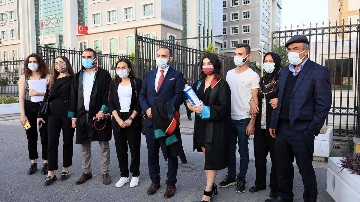 Eşi Ramazan İpek'i (36) av tüfeğiyle öldüren 2 çocuk annesi Melek İpek'in (31), 'meşru savunmada sınırın aşılması mazur görülebilecek bir heyecan, korku ve telaştan ileri gelmiş ise faile ceza verilmez' hükmü gereğince tahliyesine karar verildi.