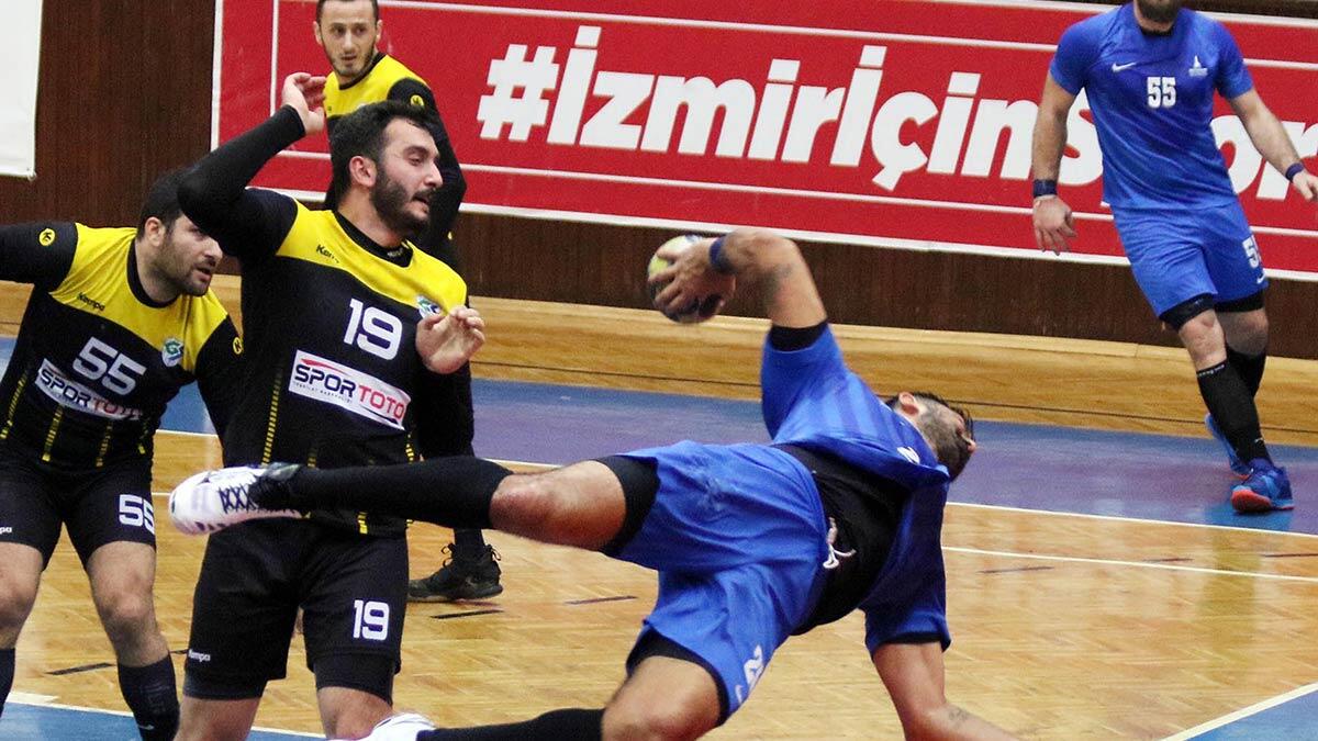 İzmir BŞB hentbolda yarı finalde