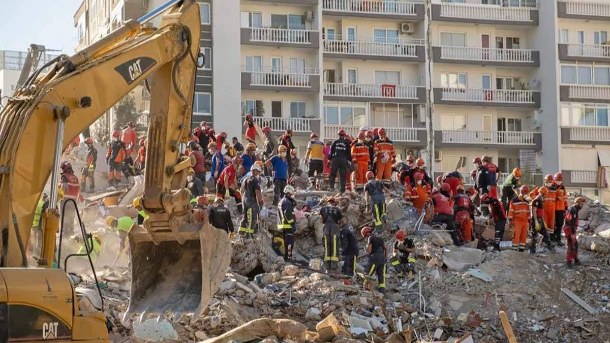 Yıkılma nedeninin standartlara uygun olmayan malzeme ve beton kullanıldığı, projelendirme hatalarından kaynaklandığı belirlendi.