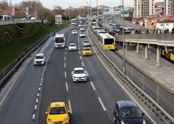 Kademeli mesai başladı trafikte yoğunluk azaldı